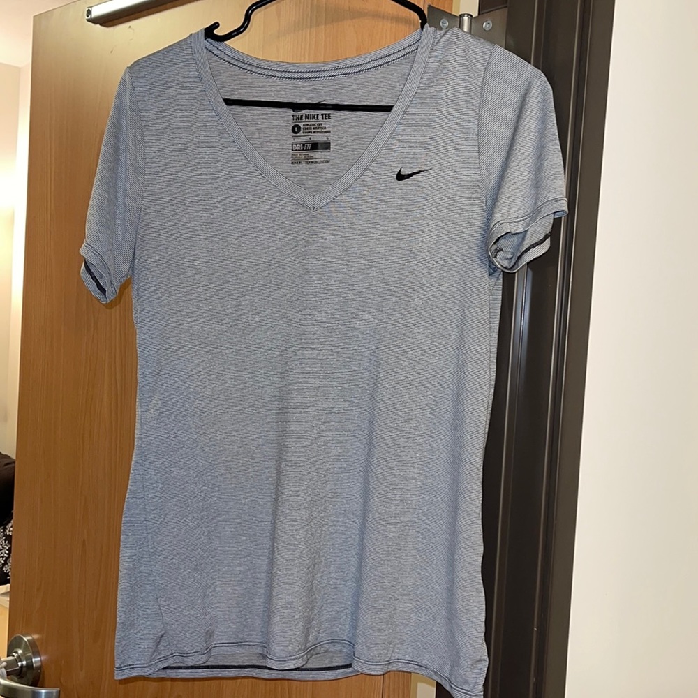 Women’s Dri-Fit V-neck Nike tee